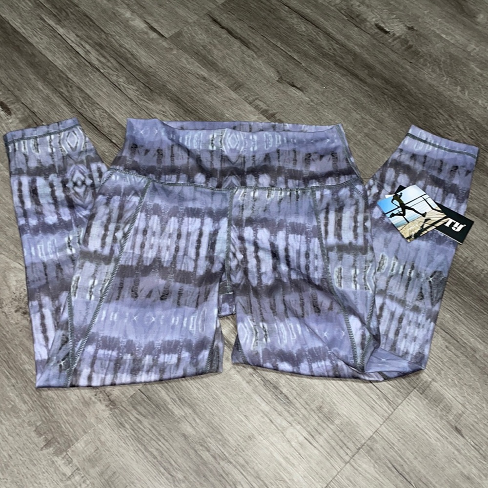 NWT velocity leggings size xl
